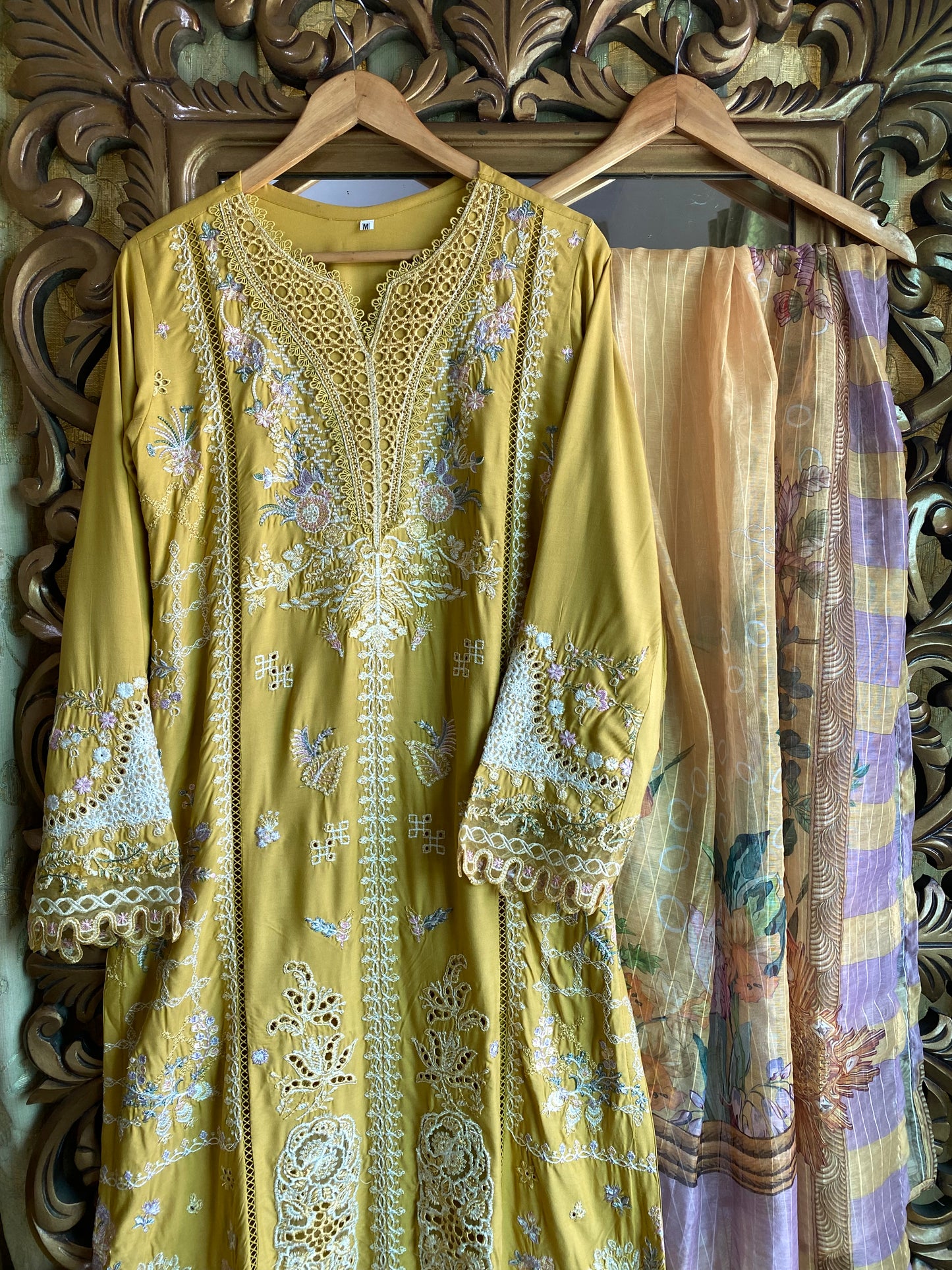 ARIT LAWN