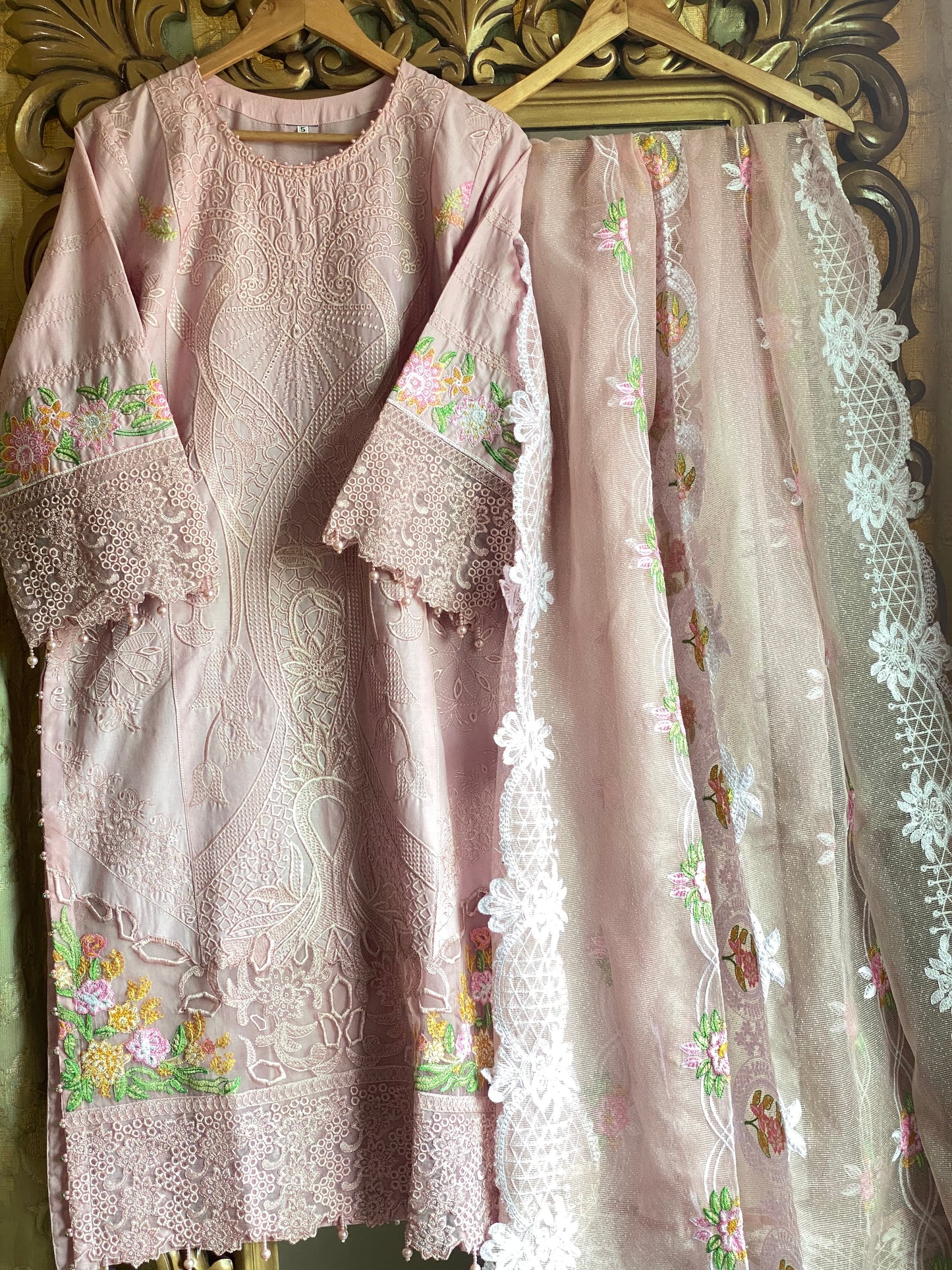 ARIT Luxury lawn